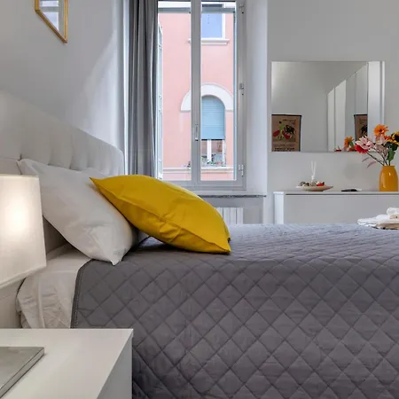 Civico 233 - Stanza Privata Parcheggio Colazione Bagni Condivisi Bed & Breakfast *