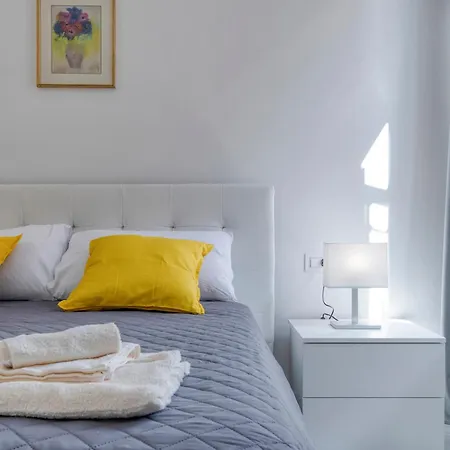 Civico 233 - Stanza Privata Parcheggio Colazione Bagni Condivisi