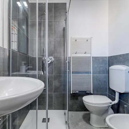 Bed & Breakfast Civico 233 - Stanza Privata Parcheggio Colazione Bagni Condivisi *