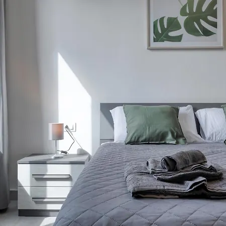 Civico 233 - Stanza Privata Parcheggio Colazione Bagni Condivisi Bed & Breakfast