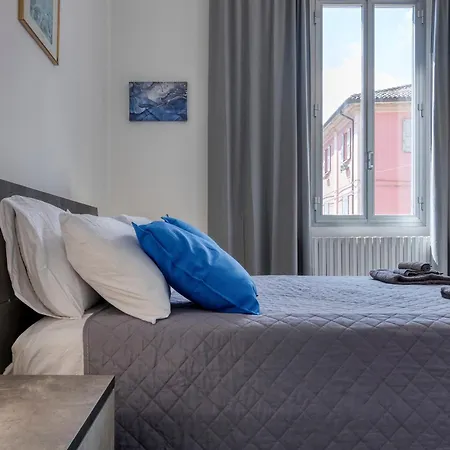 Civico 233 - Stanza Privata Parcheggio Colazione Bagni Condivisi *