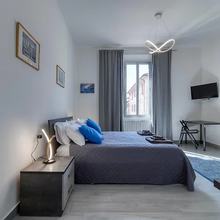 Civico 233 - Stanza Privata Parcheggio Colazione Bagni Condivisi Bed & Breakfast