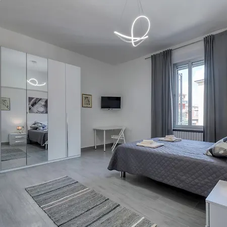 Civico 233 - Stanza Privata Parcheggio Colazione Bagni Condivisi *