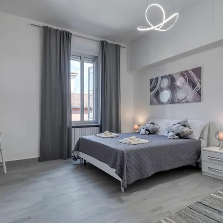 Civico 233 - Stanza Privata Parcheggio Colazione Bagni Condivisi Bed & Breakfast *