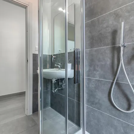 Civico 233 - Stanza Privata Parcheggio Colazione Bagni Condivisi