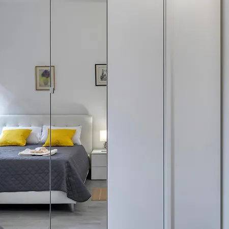 Bed & Breakfast Civico 233 - Stanza Privata Parcheggio Colazione Bagni Condivisi *